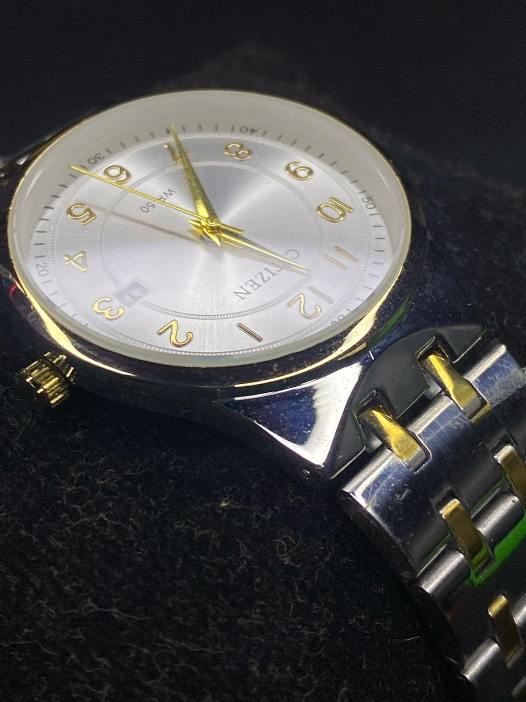 Citizen Classic Quartz Men’s Watch with Date Display – Stainless Steel Bracelet