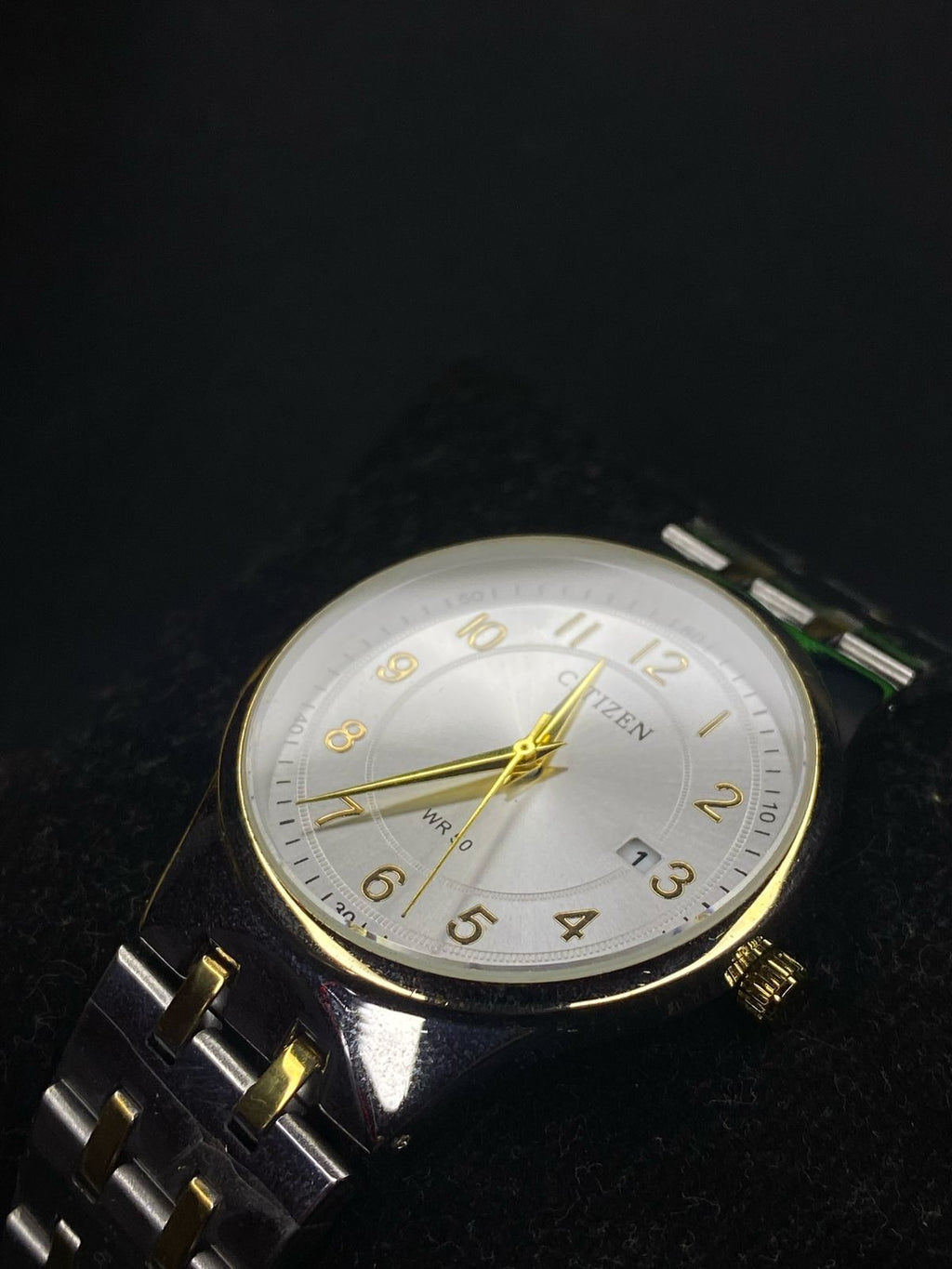 Citizen Classic Quartz Men’s Watch with Date Display – Stainless Steel Bracelet
