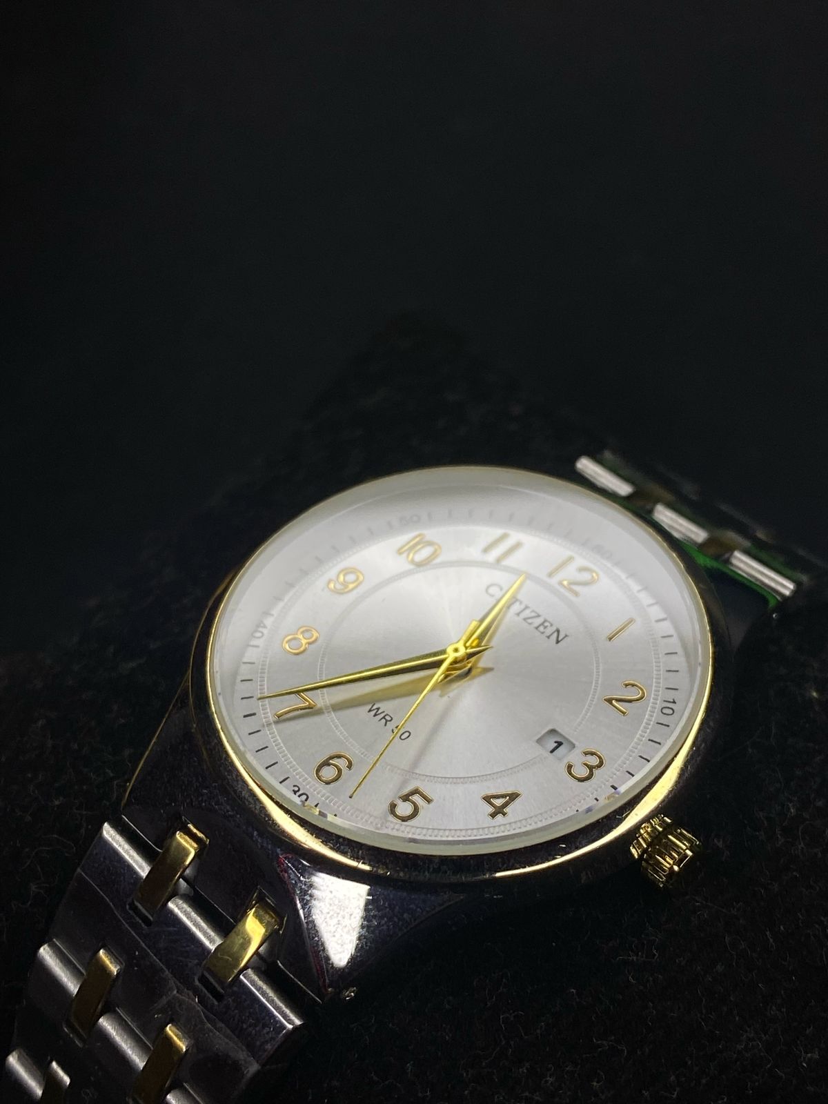 Citizen Classic Quartz Men’s Watch with Date Display – Stainless Steel Bracelet