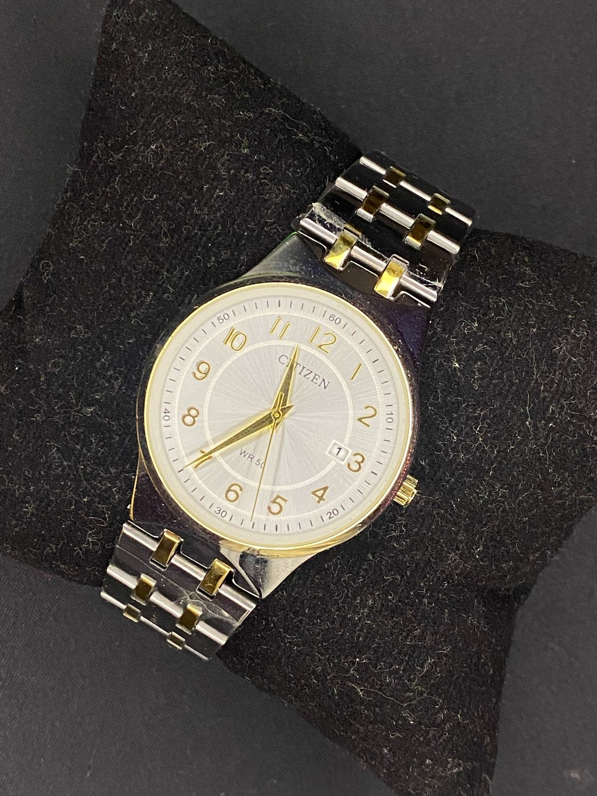 Citizen Classic Quartz Men’s Watch with Date Display – Stainless Steel Bracelet